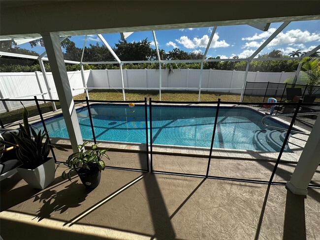 Building Photo - 6860 Calle Del Paz S