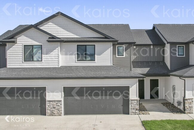 Building Photo - 6915 Bluebell Ct