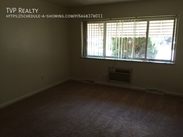 Photo - 3 E Erie Ave