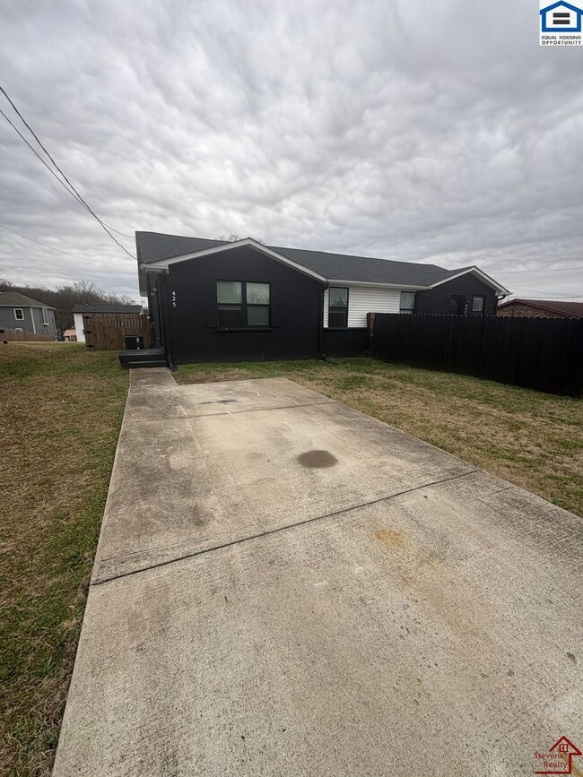 Photo - 425 Revels Dr