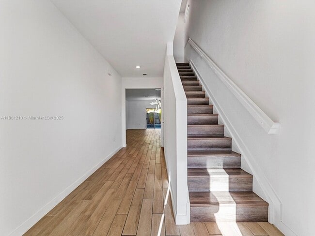 Photo - 501 NE 6th Ct