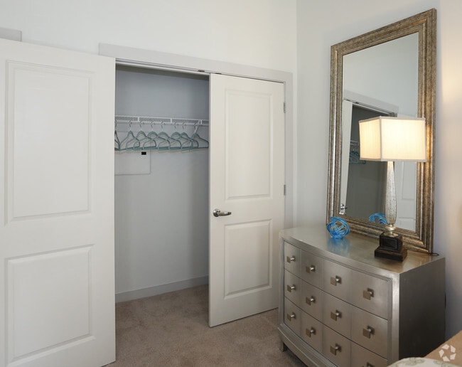 1BR/1BA -673SF