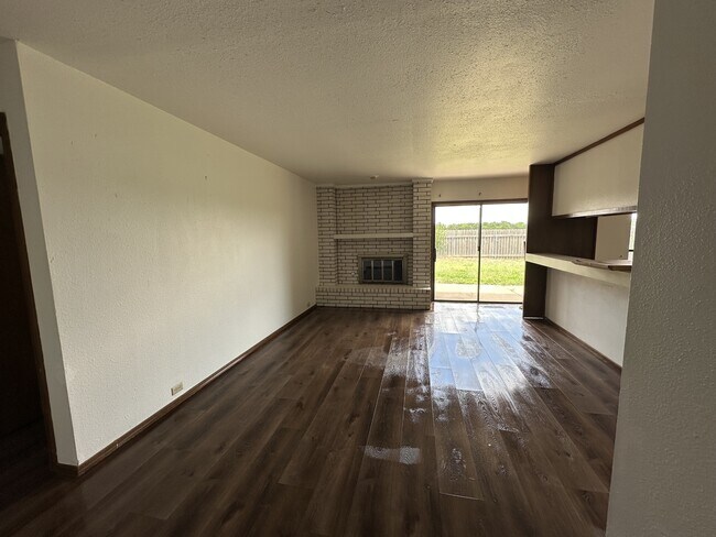 Photo - 2318 Double Tree Ln