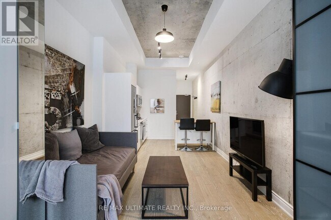 Photo - 608 Richmond St W Unit 210
