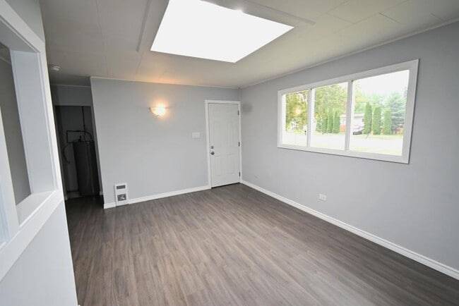 Building Photo - 1 bedroom in Prince George BC V2L 4C5