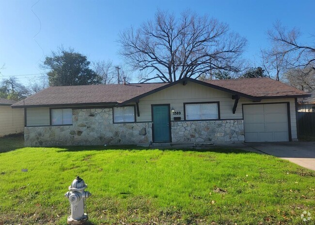 Building Photo - 1509 Wheless Ln Rental