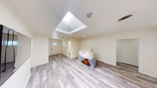 Photo - 4933 63rd St