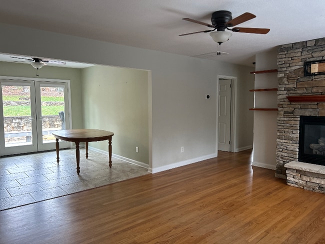 Photo - 2494 Riceville Rd