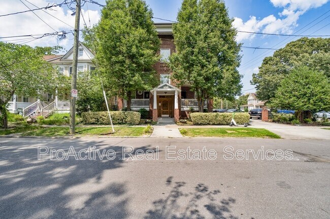 Photo - 402 W 31st St
