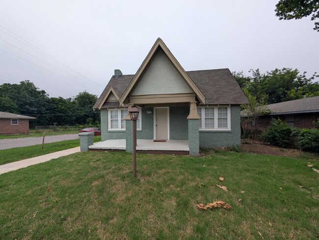 1601 NE 18th St