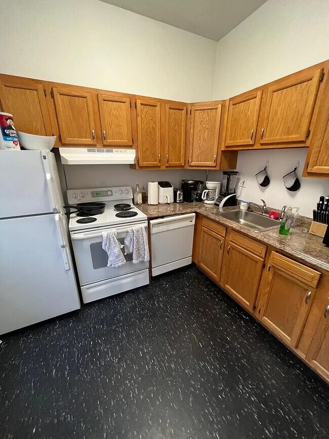 12 Columbus Sq Unit 1