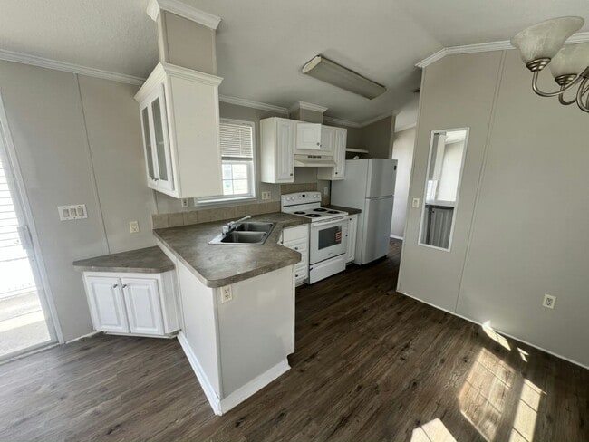 Photo - 3310 Chicago Bears St