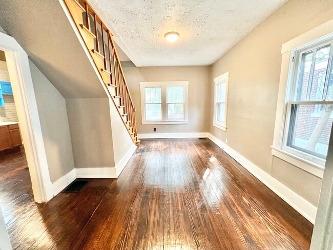 Photo - 833 S 41st St