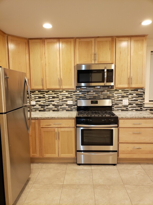 Kitchen - 912 W Newport Ave