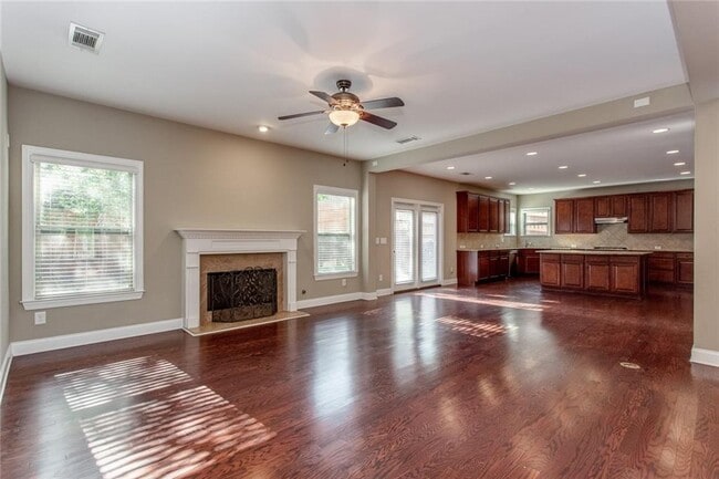Photo - 940 Walters Cir