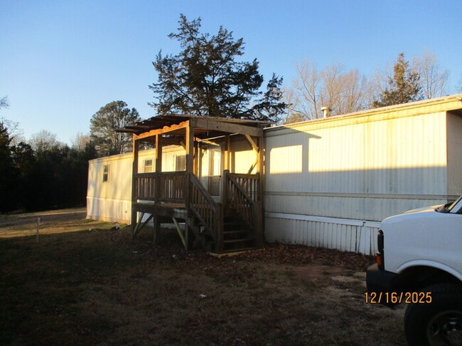 Building Photo - 1045 Canyon Ln