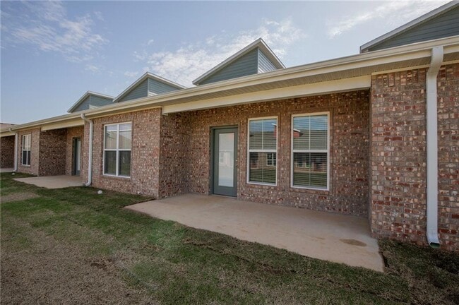 Photo - 903 Seaborn Way