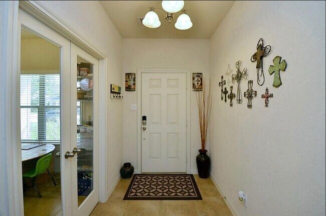 Photo - 967 Doire Dr