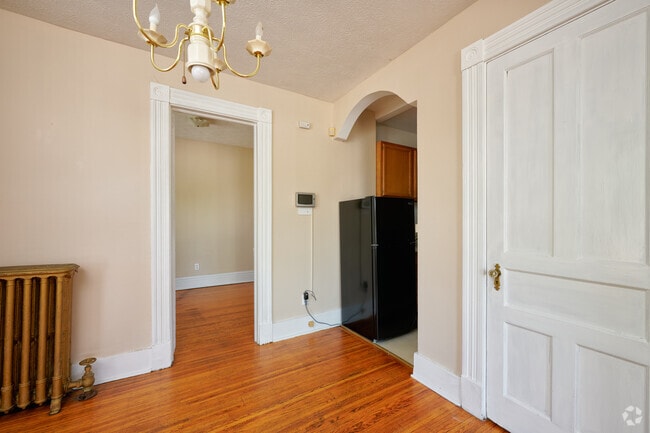 1 BR, 1BA - 500 SF - Franklin Street Apartments