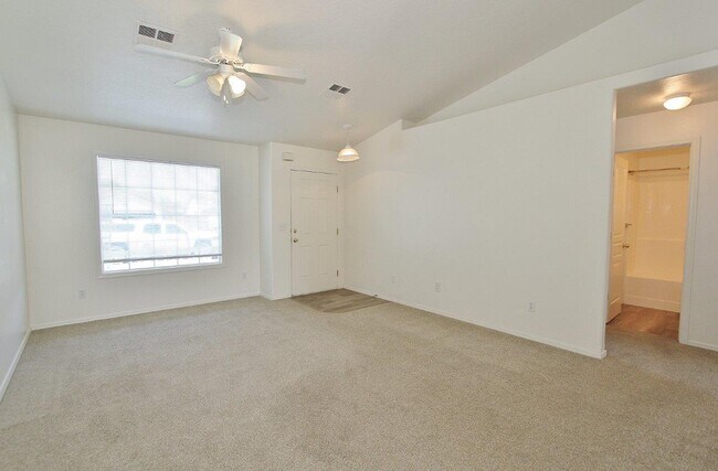 Photo - 3721 Pierre Ave Casa