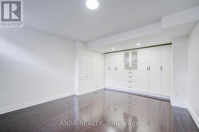 Photo - 15 Ross Shiner Ln