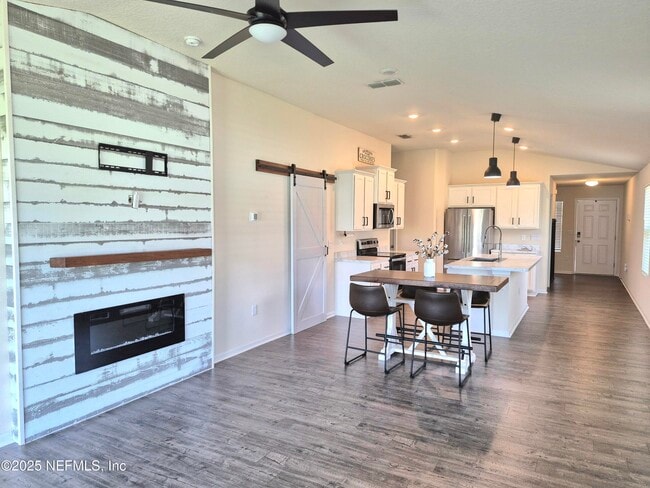 Photo - 2537 Oak Stream Dr