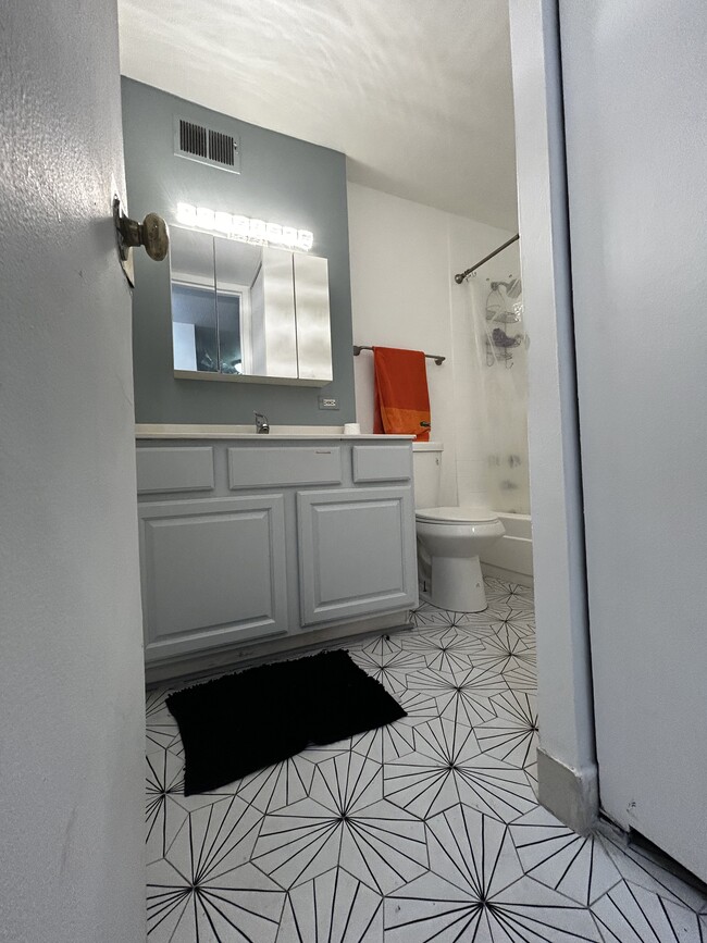 Photo - 6700 S South Shore Dr