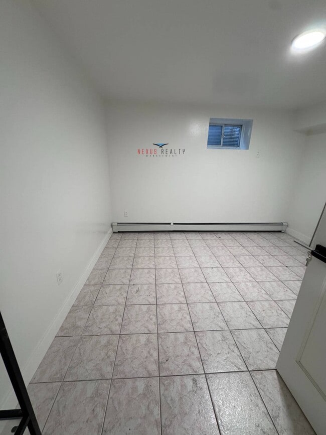 Photo - 34-29 69th St