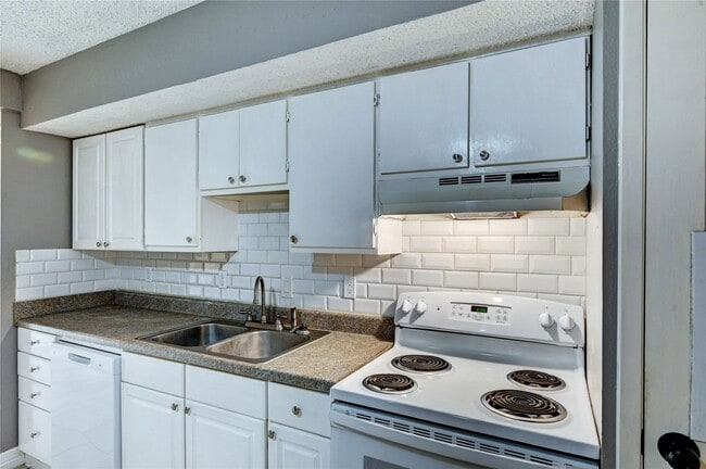Photo - 12900 Walden Rd Unidad 6