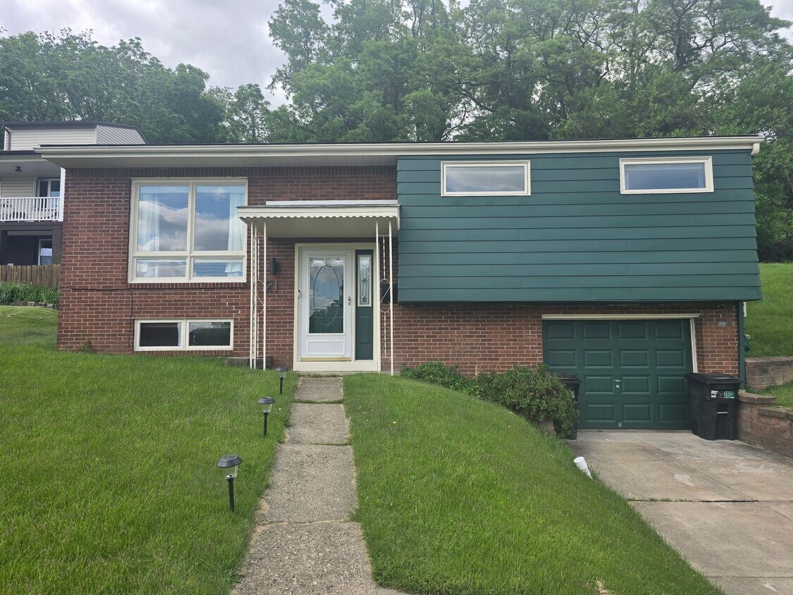 Updated 3 Bedroom Home - Available NOW! - Updated 3 Bedroom Home - Available NOW!