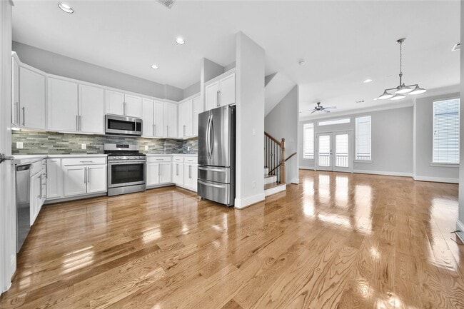Photo - 626 E 28th St