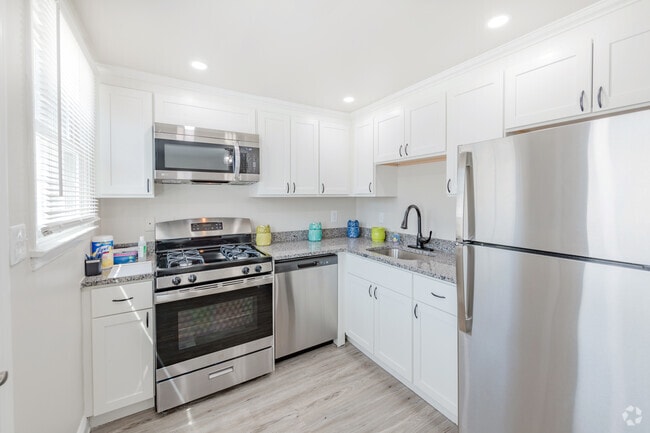 3 BR, 1.5 BA