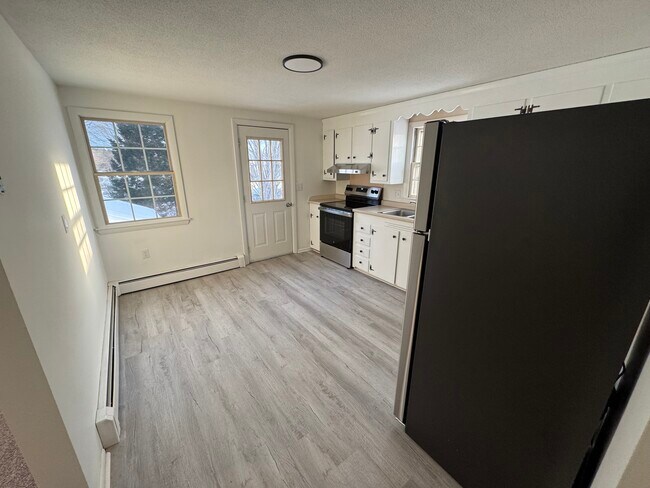 3 Bayview St