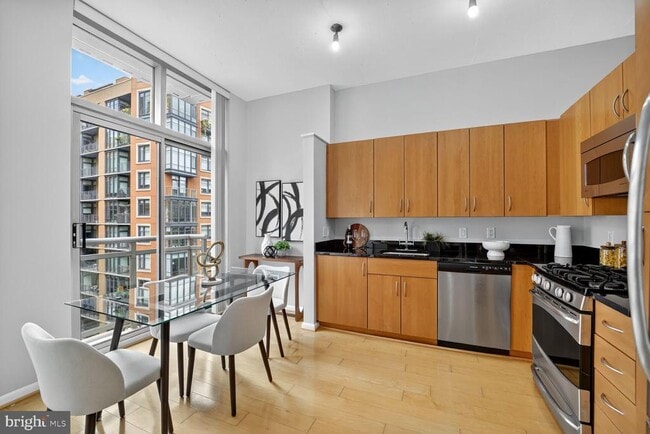 Photo - 811 4th St NW Unit 807