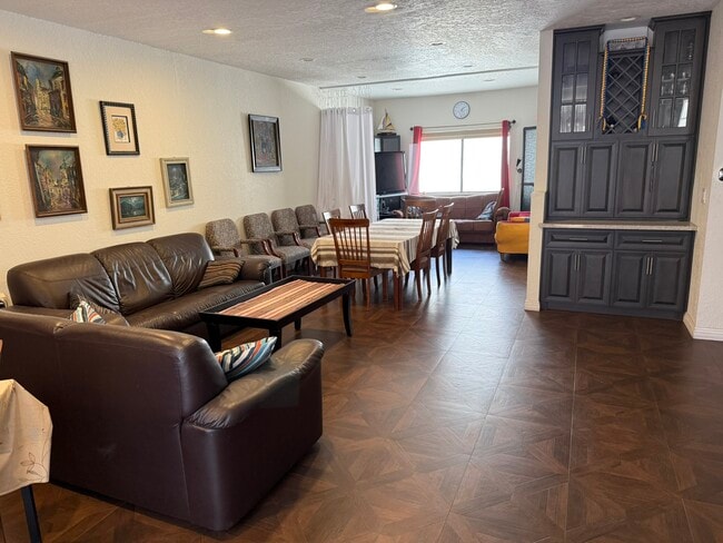 Living Room - 3647 Keystone Ave