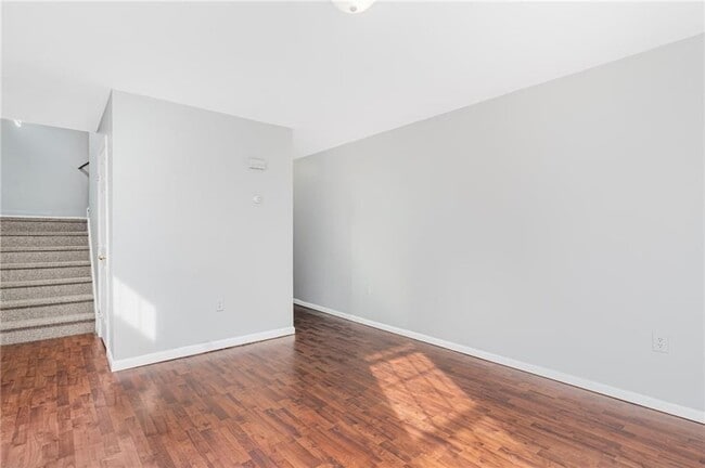 Photo - 180 Berkshire St