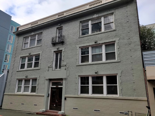 Building Photo - 4737 Brooklyn Ave NE Rental