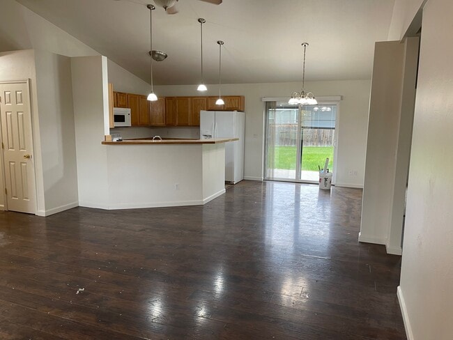 Photo - 112 Mineral Ave