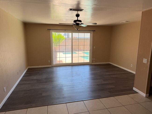 Photo - 1335 W Evergreen Ct