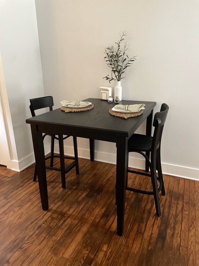 Photo - 1628 Ramsay St