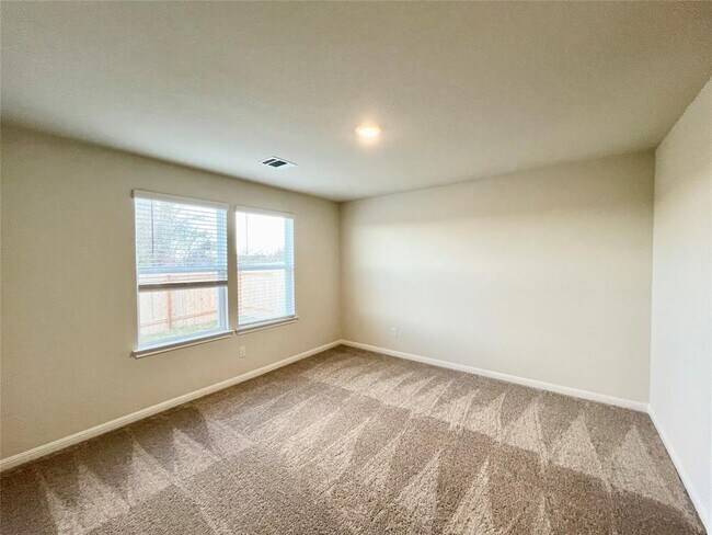 Photo - 325 Alcatraz Lp