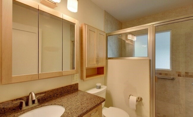 Upstairs Bathroom - 1515 Melrose St
