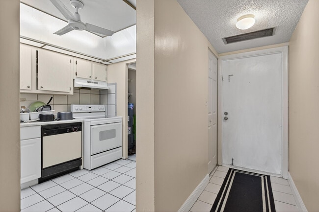 Photo - 7820 S Colony Cir Unit 109