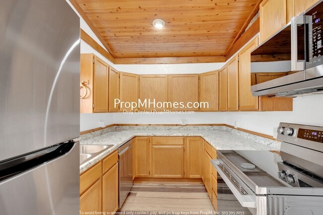 Photo - Updated Cottage in Gladstone!