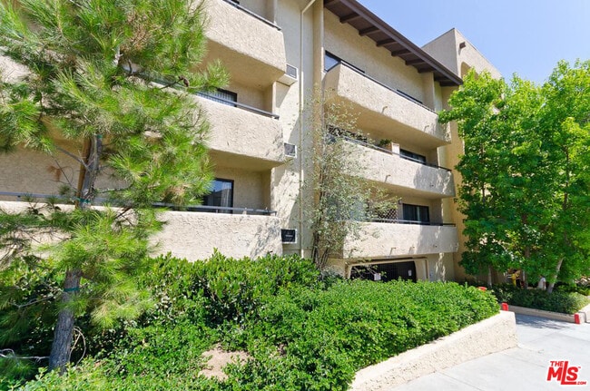 Building Photo - 10982 Roebling Ave Unit 520 Rental