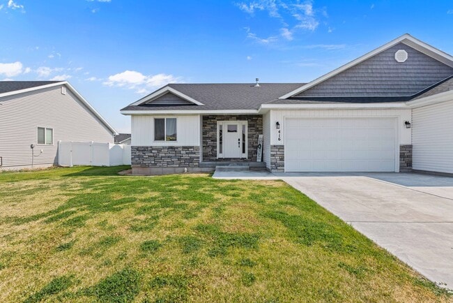 Building Photo - Partially furnished Twin home in Rigby
