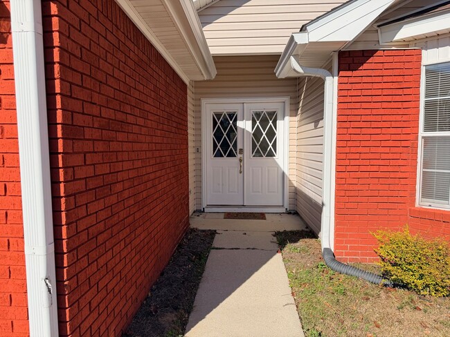 Photo - SummerBrooke Home, Plenty of Sunshine, Privacy, & Backyard Space!