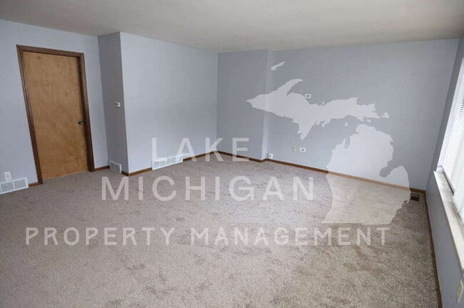 Photo - 4833 Stauffer Ave SE