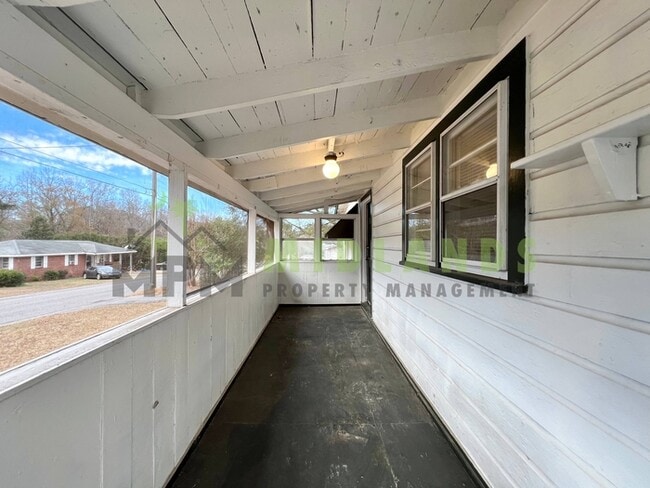 Photo - 135 Rivelon Rd