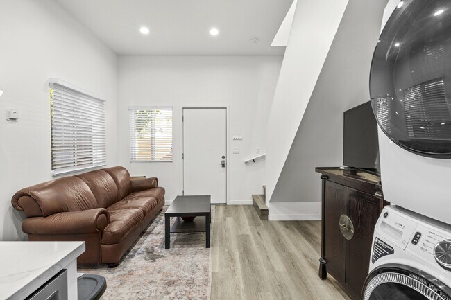 Photo - 6419 Shane Pl